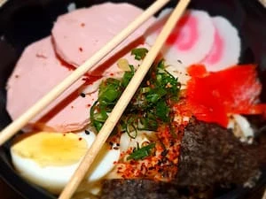 Lamem lombo de porco shoyu